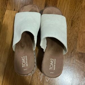 Tom’s Women Mule Sandal Size 7